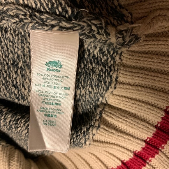 Roots Canada Grey, Cream, and Red Cabin Sweater - Girl’s Size Large - Picture 6 of 7